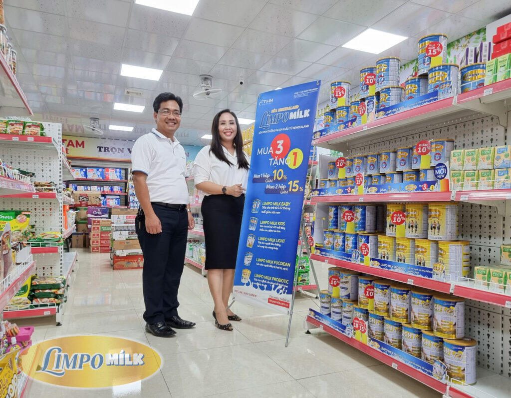 Quầy sữa dinh dưỡng Limpo Milk tại Toan Tam Mart.