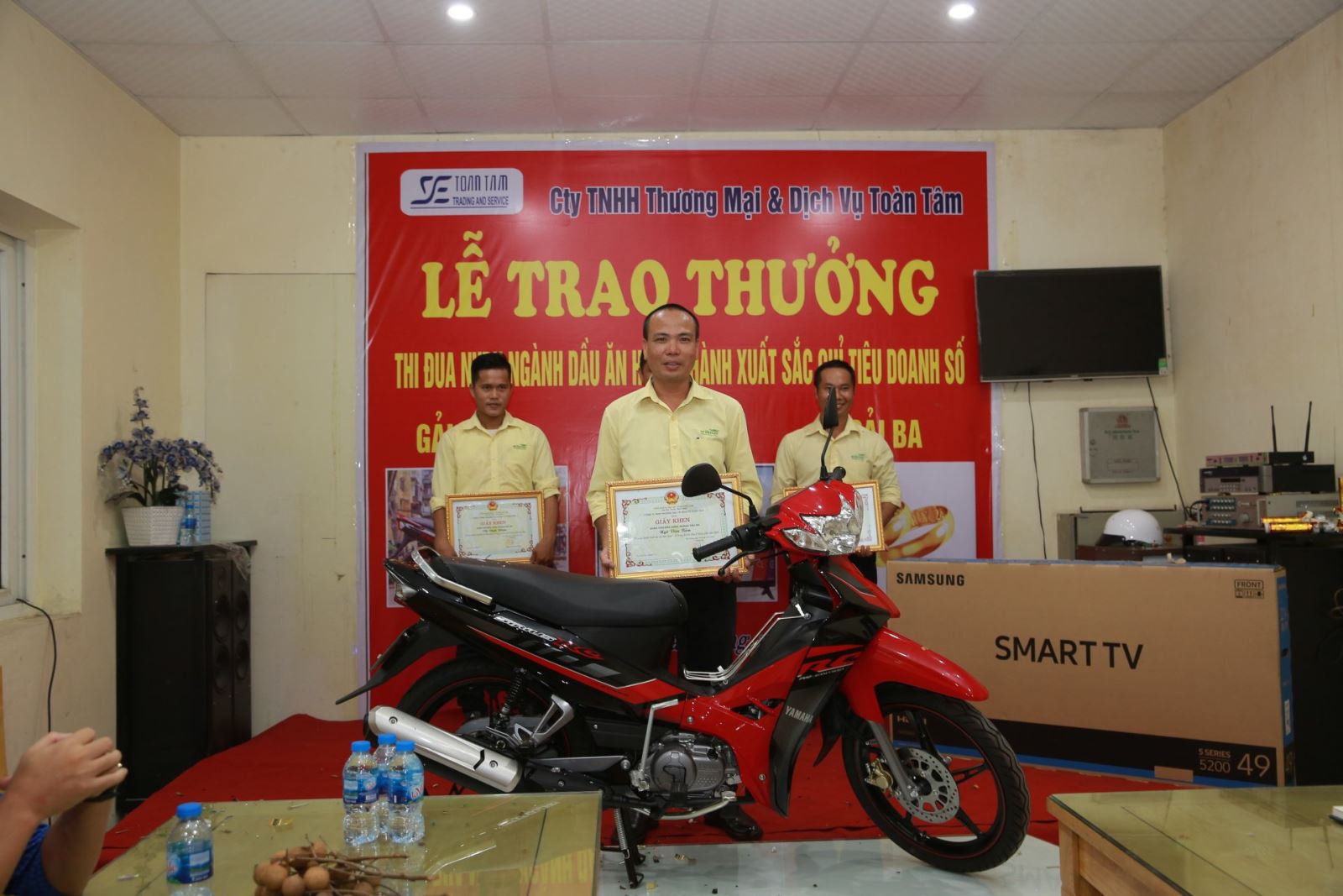 nhân viên bán hàng
