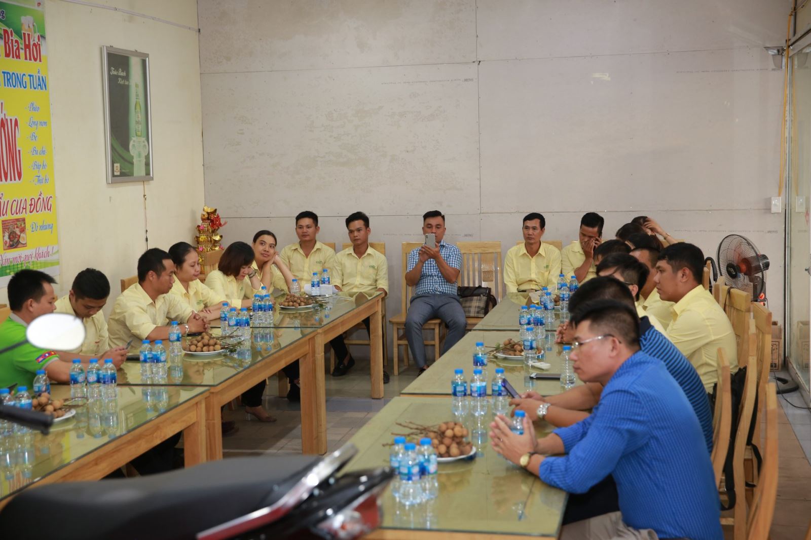 nhân viên bán hàng