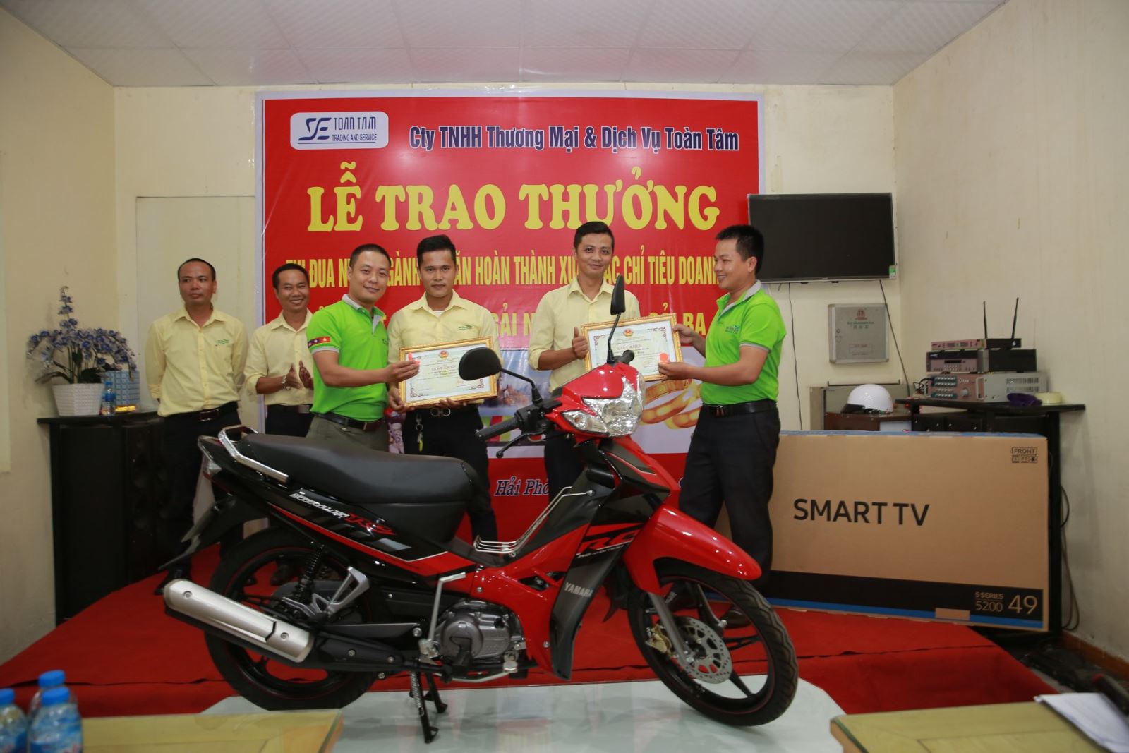nhân viên bán hàng