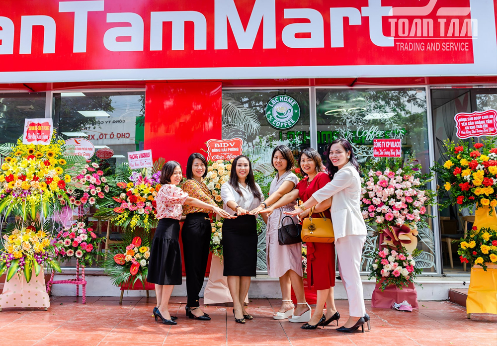 Dịch vụ bán lẻ với hệ thống siêu thị Toàn Tâm Mart